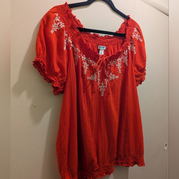 Old Navy Red Peaseant Blouse White Embroidery Short Puff Sleeve Tie Front- L - Picture 4 of 11